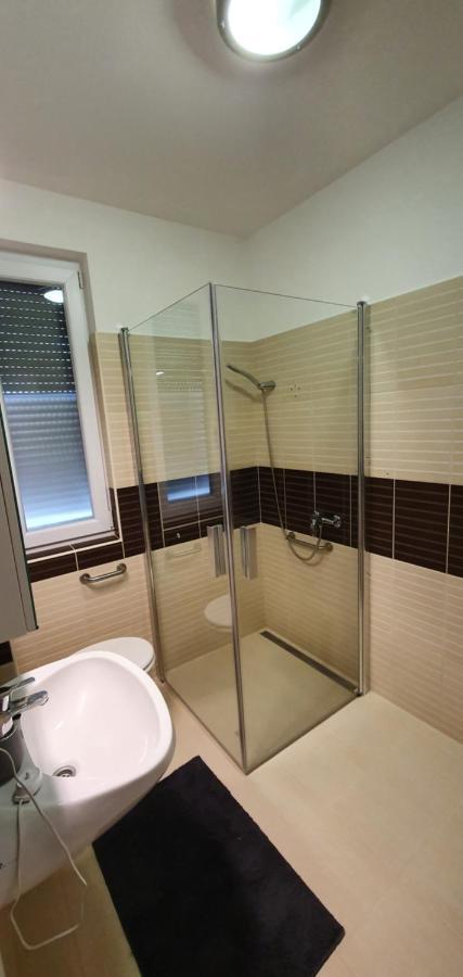 Mandara Wellnes Apartmanok Siofok Bagian luar foto