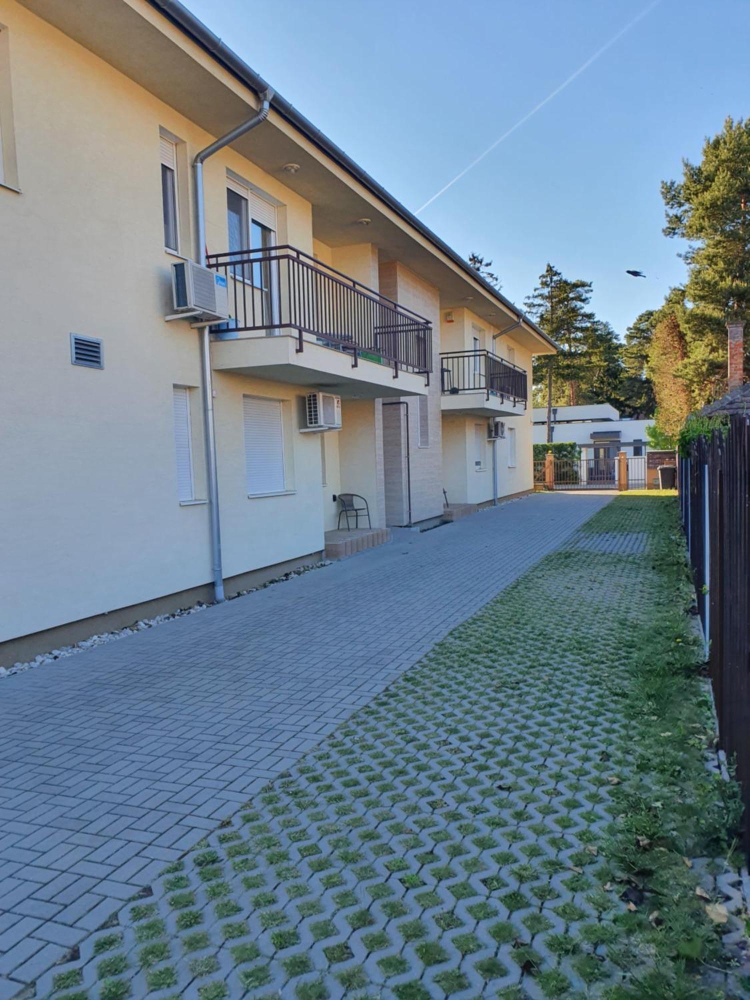 Mandara Wellnes Apartmanok Siofok Bagian luar foto