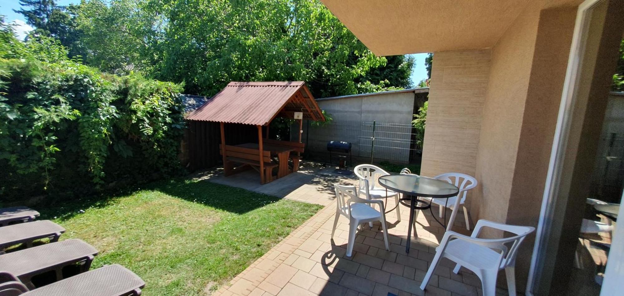 Mandara Wellnes Apartmanok Siofok Bagian luar foto