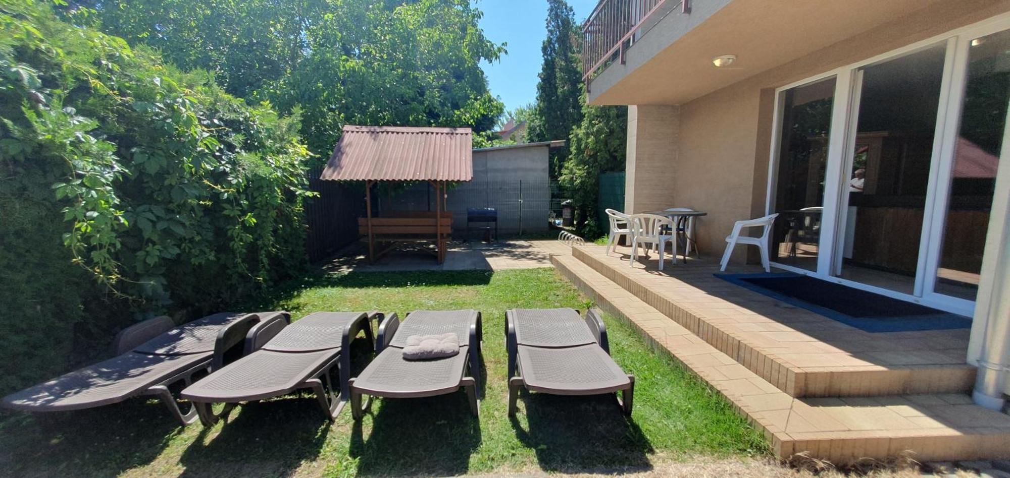 Mandara Wellnes Apartmanok Siofok Bagian luar foto