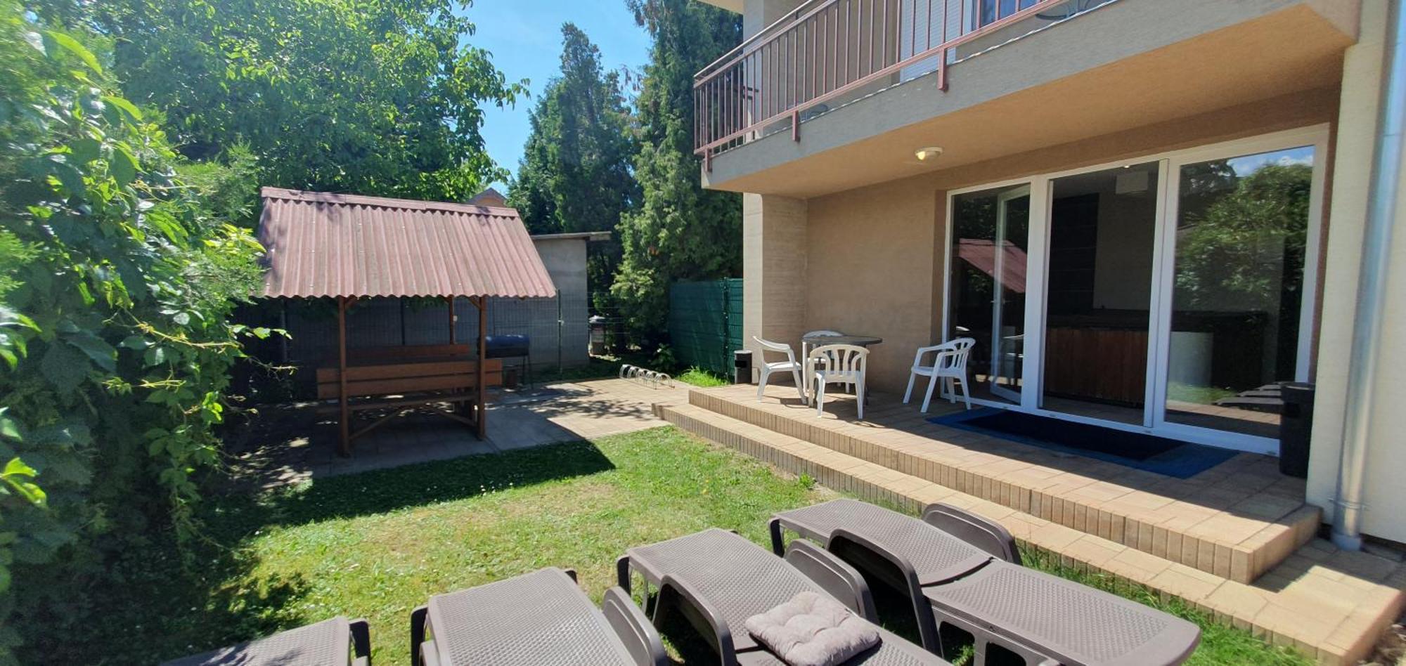Mandara Wellnes Apartmanok Siofok Bagian luar foto